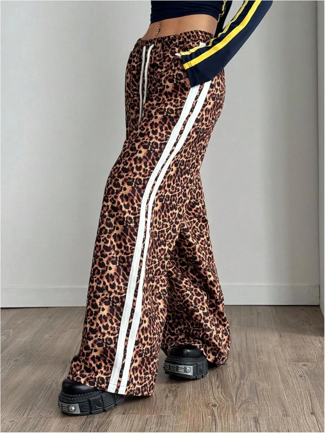 Women's Y2K Leopard Print Pants Side Striped Baggy Pant Cheetah Drawstring Wide Leg Loose Trousers with Pockets
